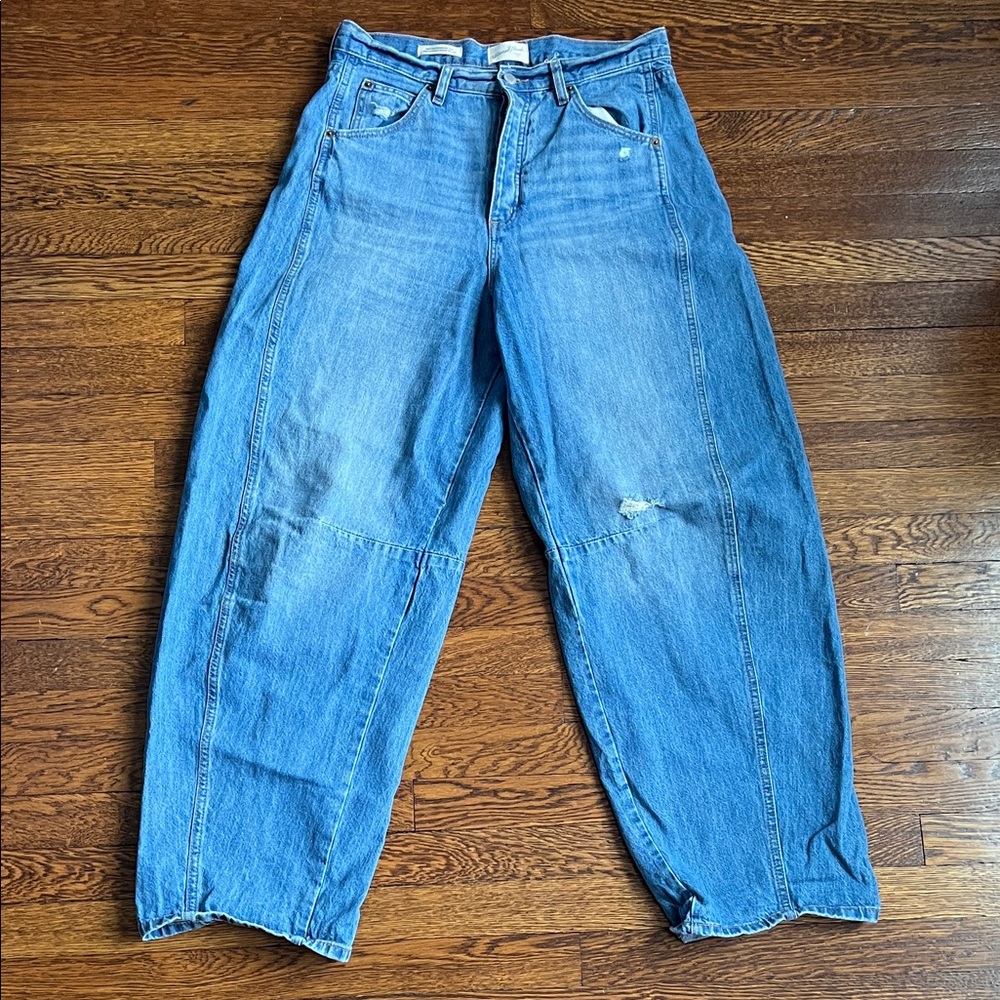 UNIVERSAL THREAD High Rise Curved Leg Jean Blue Denim Jeans 8 BARREL